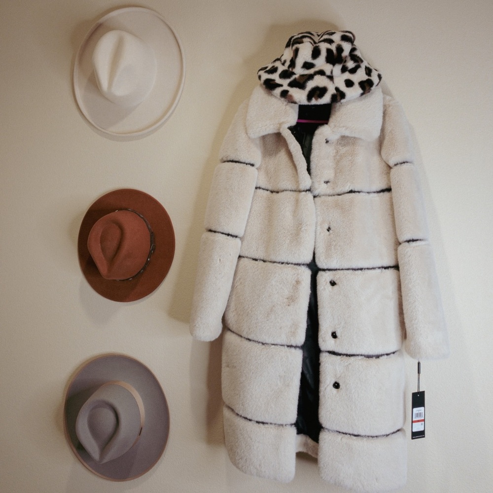 Faux Coat
KARL LAGERFELD PARIS